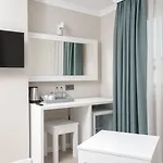 Bay Nihat Lale Hotel *