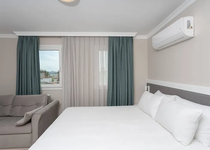 Bay Nihat Lale * Ayvalı